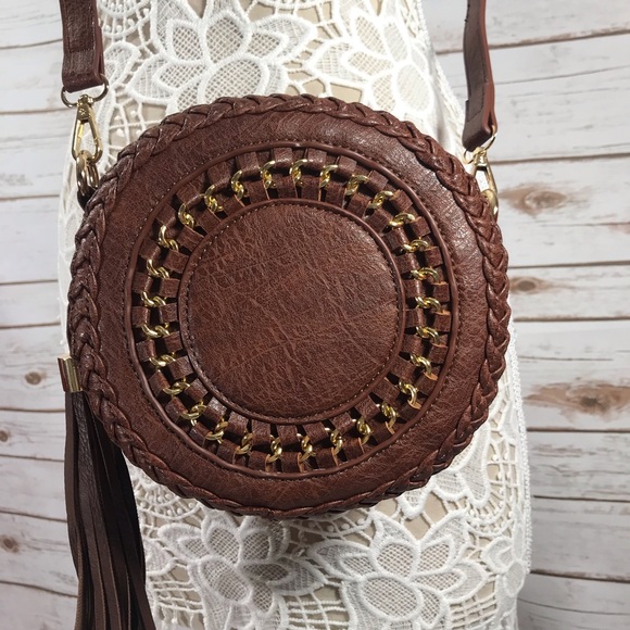 Round tasseled crossbody Purse - Picture 2 of 5